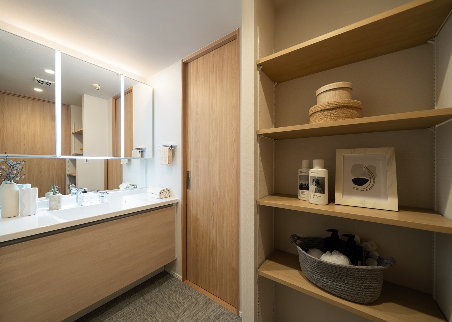 Washroom, Bathroom, and Toiletの空間